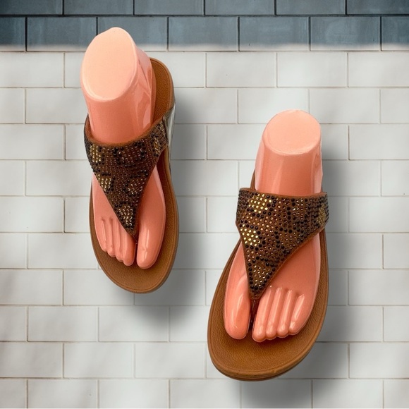 FitFlop Women's Lulu Crystal Leopard Toe-Post Sandals Size 7 - Picture 2 of 14